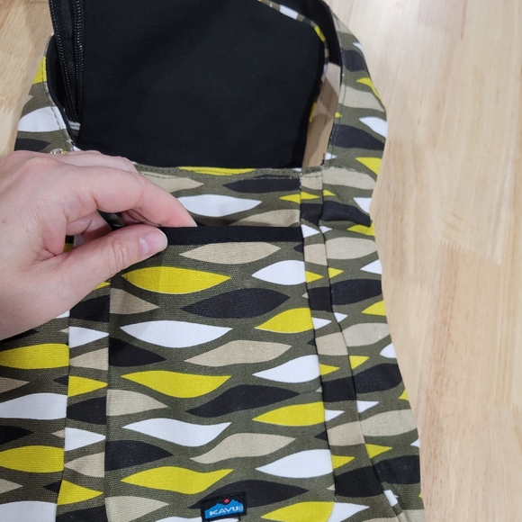 Kavu NWT Small Bag Crossbody or Shoulder - Picture 4 of 6